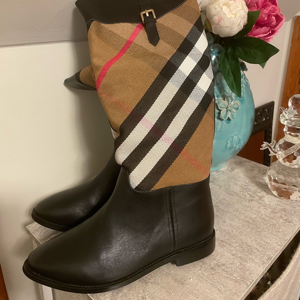 Burberry boots